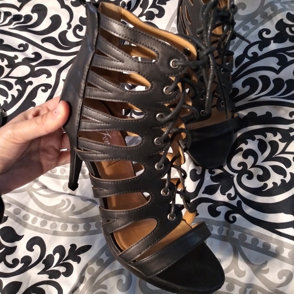 Black Lace Up Heels - Picture 5 of 8